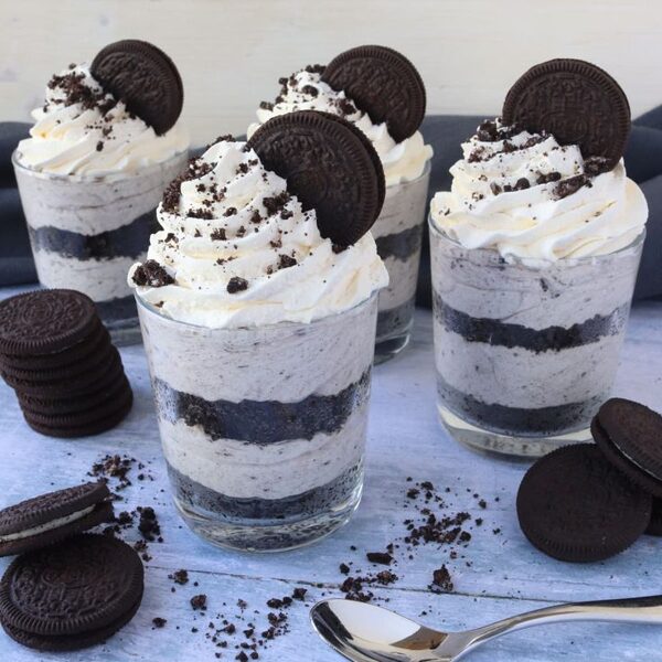 OREO KĀRTAINAIS DESERTS GLĀZĪTĒ